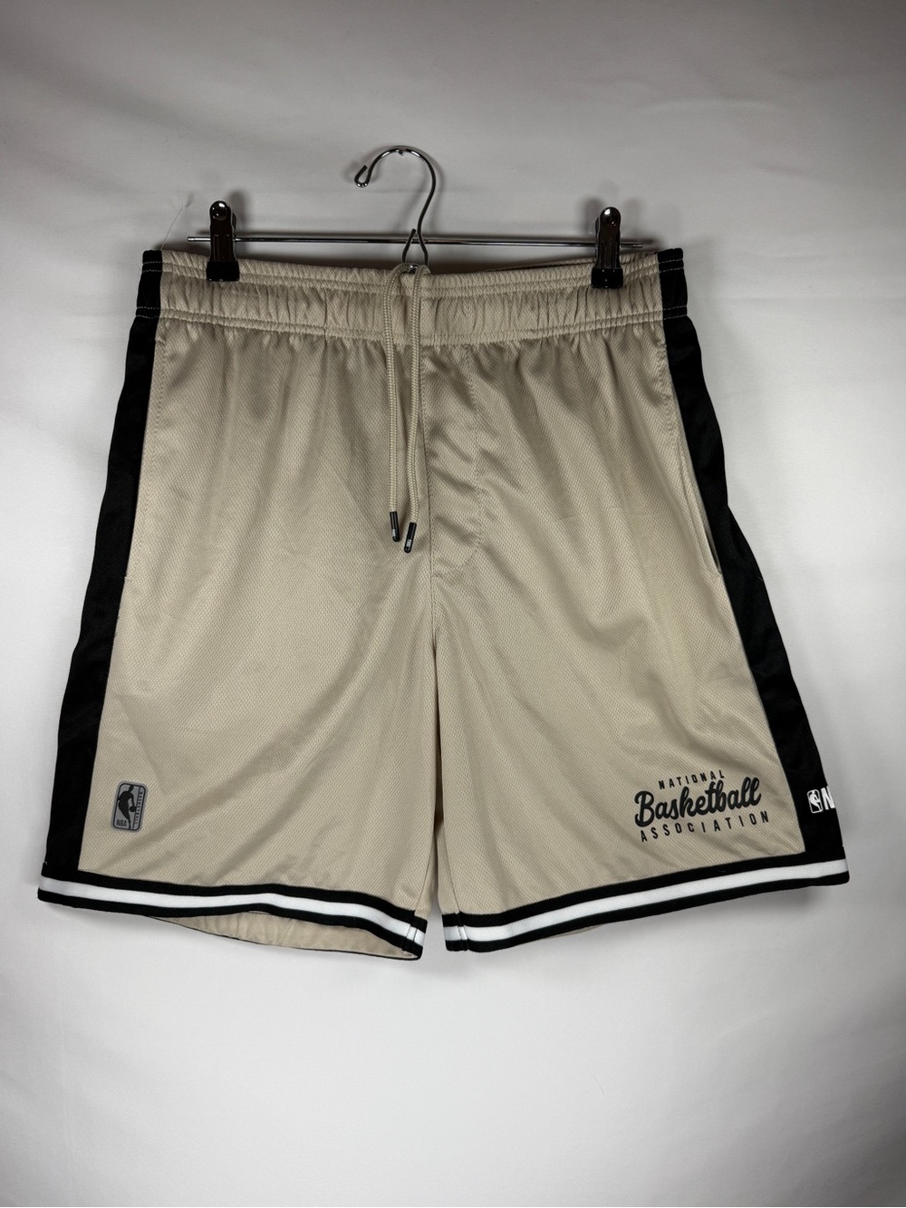 Official NBA Tan / Beige Mesh Basketball Shorts - Size Medium (M) NWOT READ